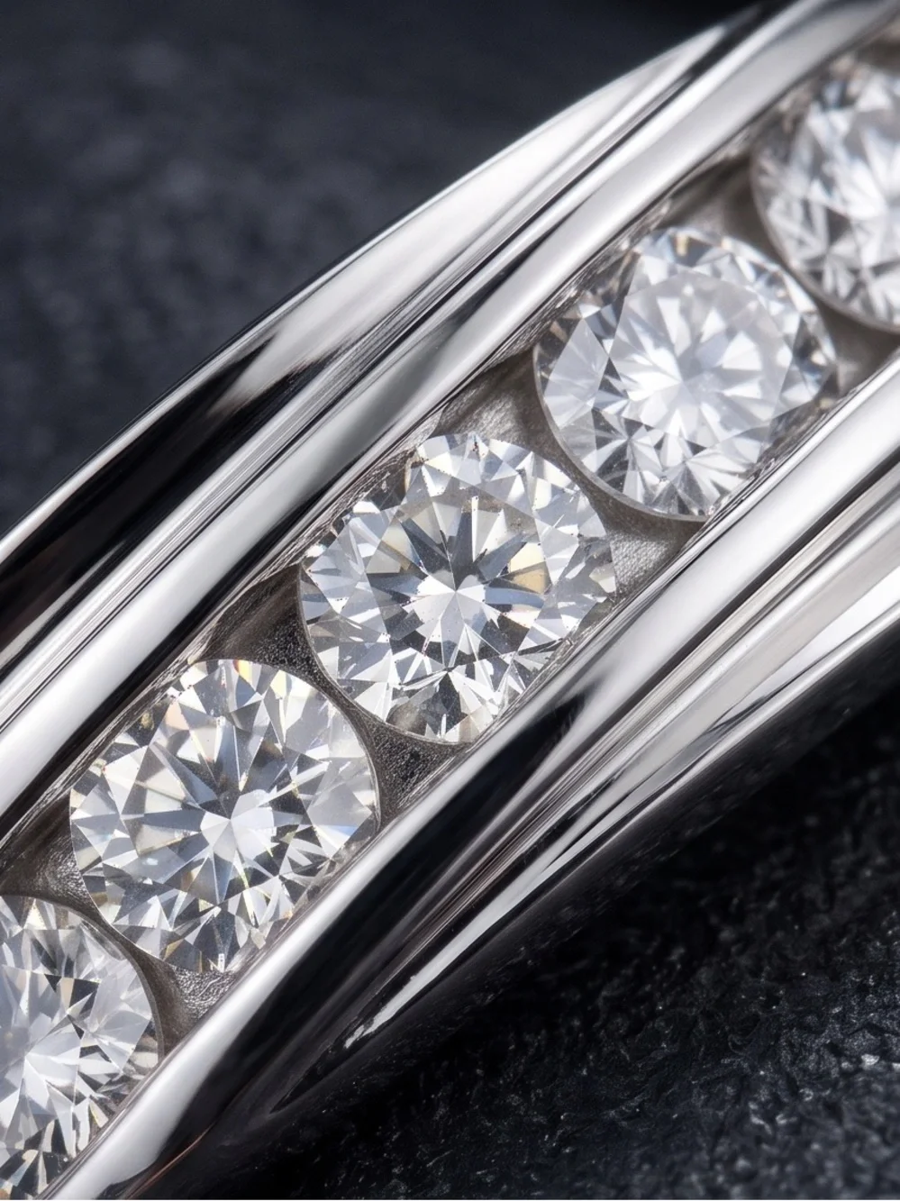Moissanite polished silver